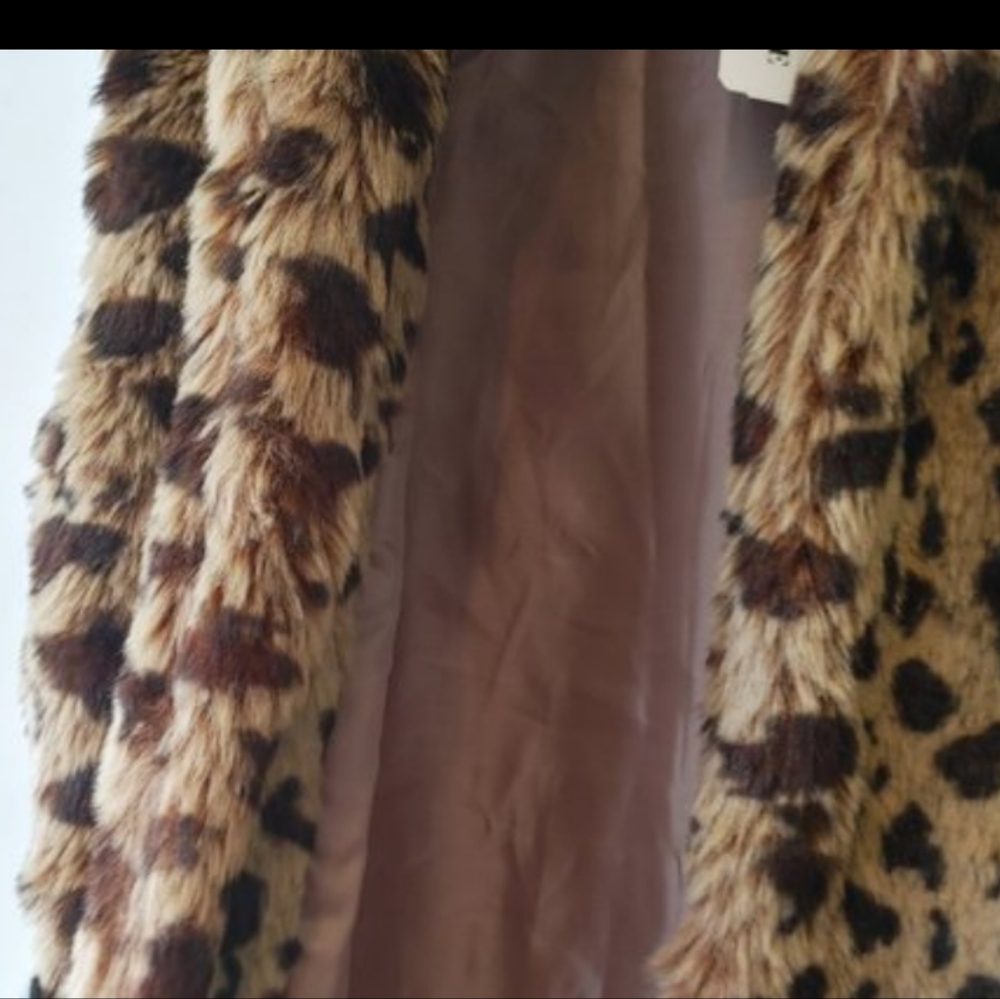 NWT Leopard Faux Fur Vest - Size Small - Picture 7 of 8